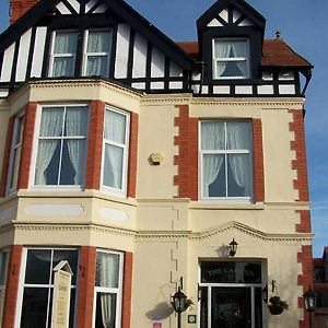 The Carmen Guesthouse (Adults Only)